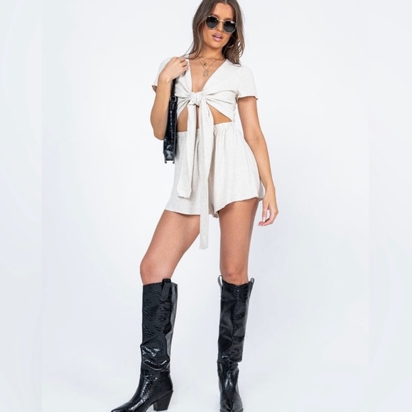 Princess Polly Romper - Picture 3 of 7